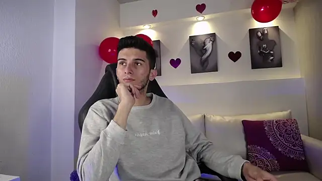 Snapshot of MrWilliseo chatting on February 2025 10:58:01 PM MrWilliseo online show from February 2025 10:58:01 PM