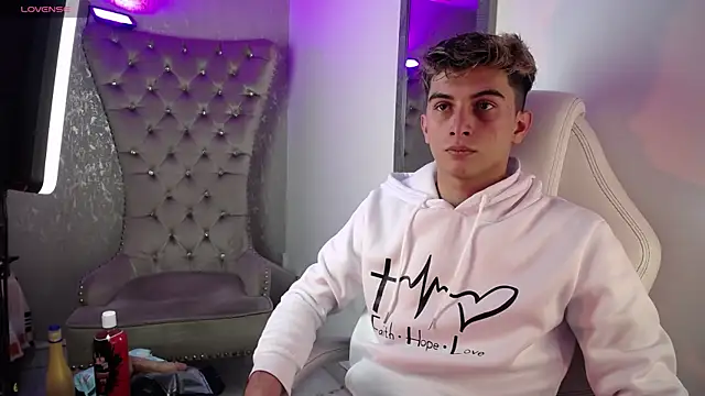 Snapshot of MrWilliseo chatting on September 2025 07:57:02 PM MrWilliseo online show from September 2025 07:57:02 PM