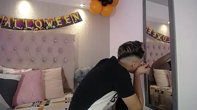 Snapshot of MrWilliseo chatting on October 2025 12:35:02 PM MrWilliseo online show from October 2025 12:35:02 PM