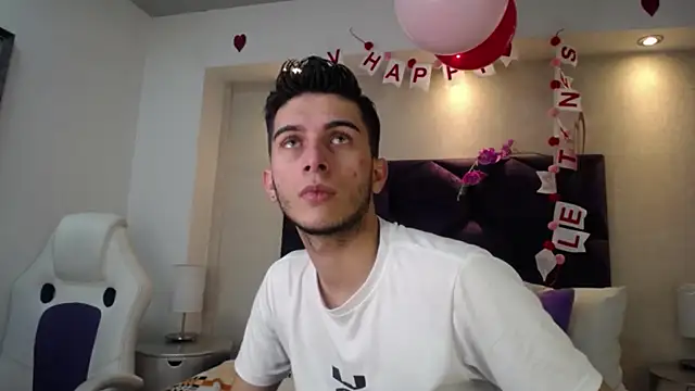 Snapshot of MrWilliseo chatting on February 2025 09:00:01 PM MrWilliseo online show from February 2025 09:00:01 PM