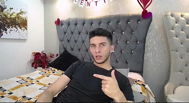 Snapshot of MrWilliseo chatting on February 2025 11:15:01 PM MrWilliseo online show from February 2025 11:15:01 PM