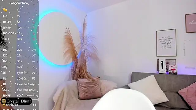 Crystal Dluna online show from March 2025 12:28:01 PM