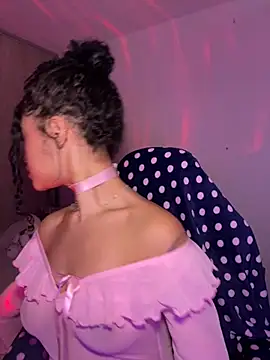 Crystal Dluna online show from September 2025 03:23:01 PM