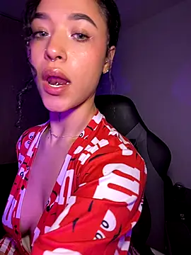 Crystal Dluna online show from October 2025 05:00:02 PM