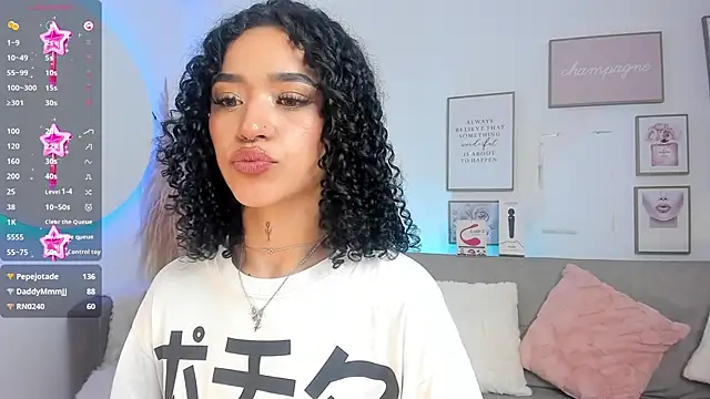 Crystal Dluna online show from March 2025 12:34:01 PM