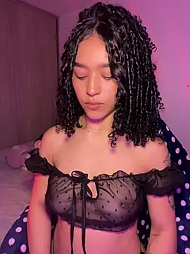 Crystal Dluna online show from September 2025 02:18:02 PM