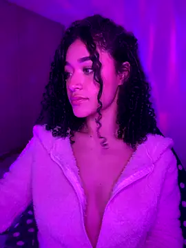 Crystal Dluna online show from September 2025 12:21:01 AM