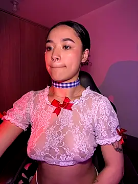 Crystal Dluna online show from November 2025 09:20:02 PM