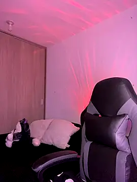 Crystal Dluna online show from October 2025 05:34:02 PM