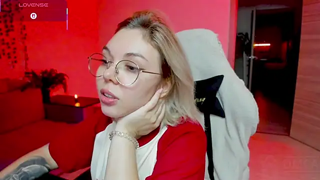 Snapshot of whoa-hoa-hoa-hoa-hoa chatting on November 2025 02:32:01 PM whoa-hoa-hoa-hoa-hoa online show from November 2025 02:32:01 PM