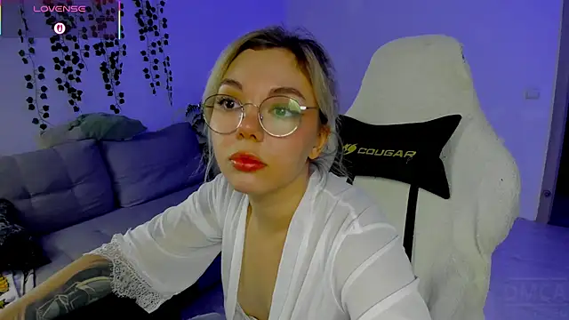 Snapshot of whoa-hoa-hoa-hoa-hoa chatting on November 2025 03:49:02 PM whoa-hoa-hoa-hoa-hoa online show from November 2025 03:49:02 PM