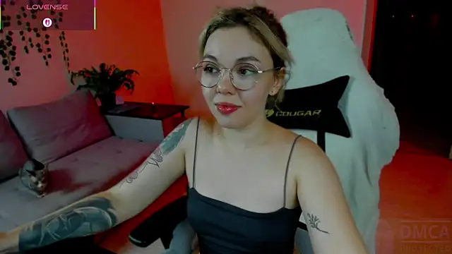 Snapshot of whoa-hoa-hoa-hoa-hoa chatting on November 2025 05:28:01 PM whoa-hoa-hoa-hoa-hoa online show from November 2025 05:28:01 PM