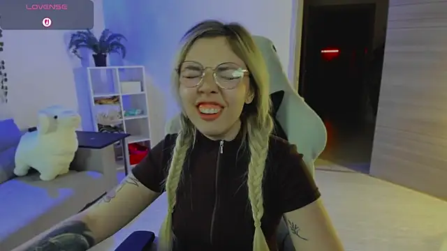 Snapshot of whoa-hoa-hoa-hoa-hoa chatting on December 2025 09:09:02 PM whoa-hoa-hoa-hoa-hoa online show from December 2025 09:09:02 PM