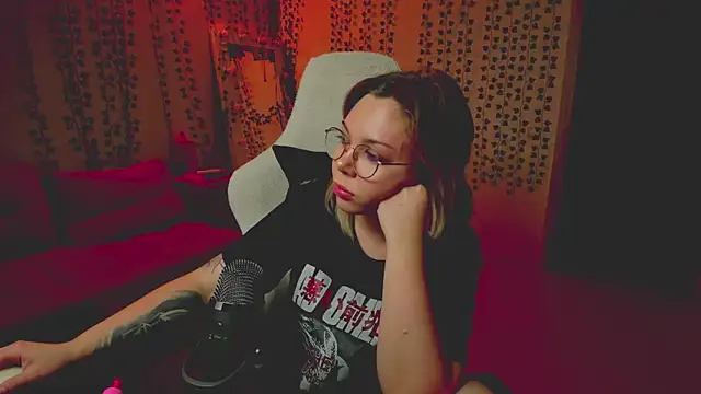 whoa-hoa-hoa-hoa-hoa online show from April 2026 06:36:01 PM