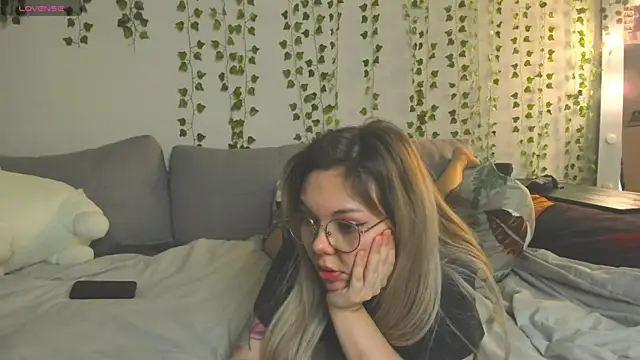 Snapshot of whoa-hoa-hoa-hoa-hoa chatting on February 2026 04:37:01 PM whoa-hoa-hoa-hoa-hoa online show from February 2026 04:37:01 PM