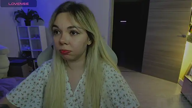 Snapshot of whoa-hoa-hoa-hoa-hoa chatting on December 2025 05:25:02 PM whoa-hoa-hoa-hoa-hoa online show from December 2025 05:25:02 PM