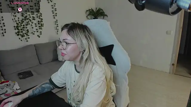 Snapshot of whoa-hoa-hoa-hoa-hoa chatting on January 2026 08:12:02 PM whoa-hoa-hoa-hoa-hoa online show from January 2026 08:12:02 PM