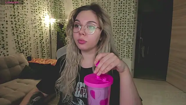 whoa-hoa-hoa-hoa-hoa online show from March 2026 05:38:02 PM