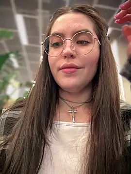 Snapshot of meow_girl chatting on September 2025 01:00:02 PM meow girl online show from September 2025 01:00:02 PM