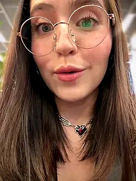 Snapshot of meow_girl chatting on October 2025 10:38:02 AM meow girl online show from October 2025 10:38:02 AM