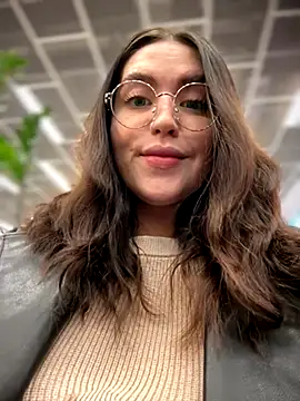 meow girl online show from November 2025 08:02:01 AM