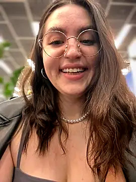 meow girl online show from December 2025 07:30:02 AM