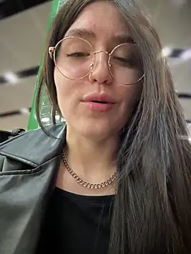 Snapshot of meow_girl chatting on March 2025 09:58:02 AM meow girl online show from March 2025 09:58:02 AM