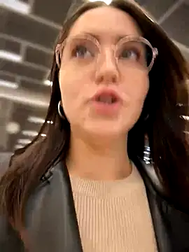 meow girl online show from November 2025 08:06:01 AM