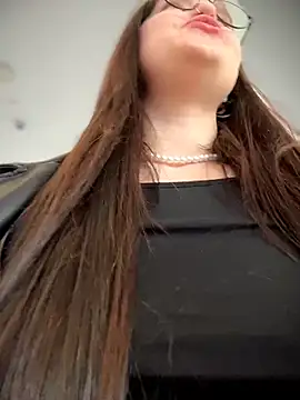 meow girl online show from April 2026 12:31:02 PM