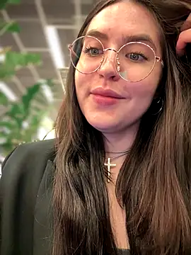 Snapshot of meow_girl chatting on September 2025 11:04:01 AM meow girl online show from September 2025 11:04:01 AM
