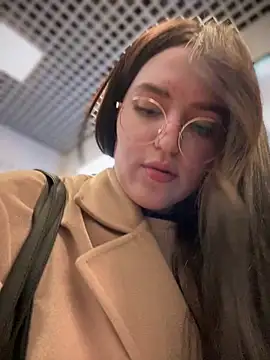 Snapshot of meow_girl chatting on February 2025 02:21:01 PM meow girl online show from February 2025 02:21:01 PM