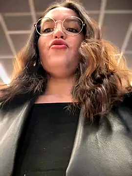 meow girl online show from November 2025 08:03:02 AM