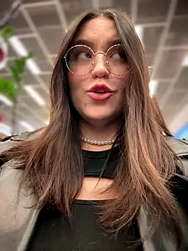 meow girl online show from December 2025 09:03:01 AM