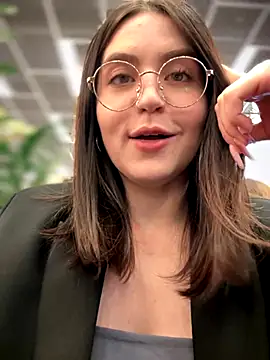 Snapshot of meow_girl chatting on September 2025 12:00:01 PM meow girl online show from September 2025 12:00:01 PM