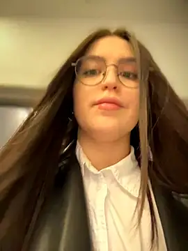 meow girl online show from February 2026 11:10:02 AM