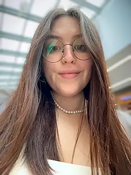 Snapshot of meow_girl chatting on May 2026 01:36:01 PM meow girl online show from May 2026 01:36:01 PM