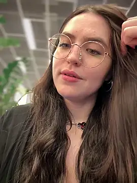 Snapshot of meow_girl chatting on September 2025 12:08:02 PM meow girl online show from September 2025 12:08:02 PM