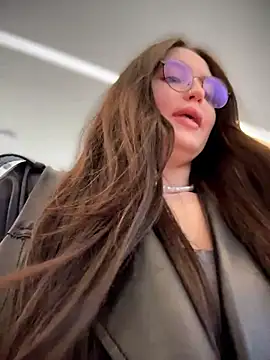 meow girl online show from April 2026 10:05:02 AM