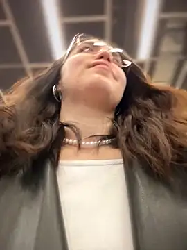 meow girl online show from December 2025 09:22:02 AM