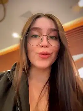 Snapshot of meow_girl chatting on April 2026 08:32:02 AM meow girl online show from April 2026 08:32:02 AM