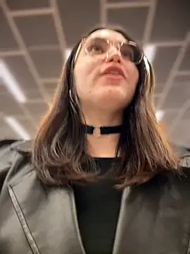 meow girl online show from December 2025 03:55:01 PM