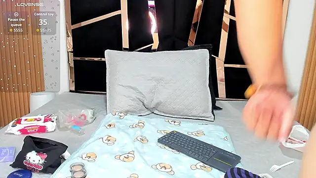 yahaira  online show from December 2025 12:48:02 PM