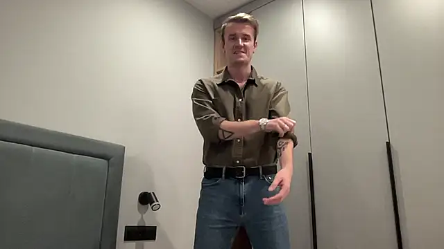 cute mark online show from October 2025 04:41:02 PM