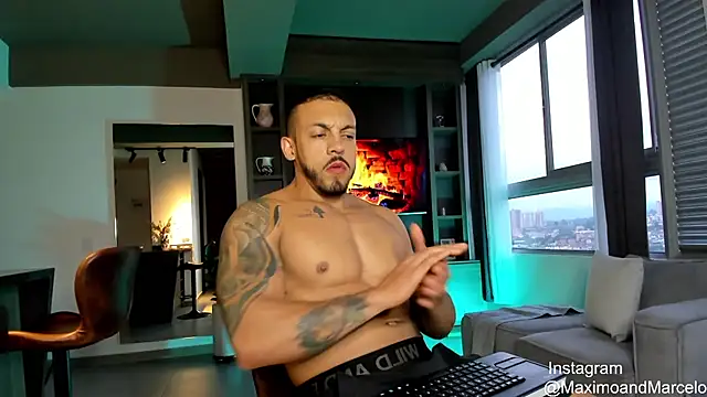 Snapshot of Maximo_Marcelo chatting on February 2025 11:09:01 PM Maximo Marcelo online show from February 2025 11:09:01 PM