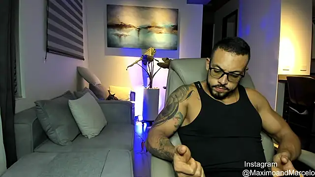 Snapshot of Maximo_Marcelo chatting on March 2025 11:20:02 PM Maximo Marcelo online show from March 2025 11:20:02 PM