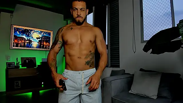 Snapshot of Maximo_Marcelo chatting on February 2025 11:15:02 PM Maximo Marcelo online show from February 2025 11:15:02 PM