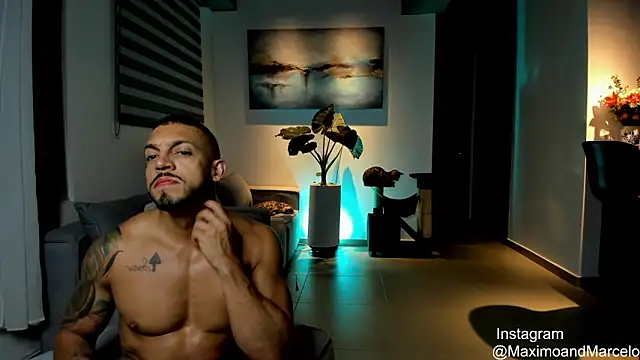 Snapshot of Maximo_Marcelo chatting on February 2025 02:06:01 AM Maximo Marcelo online show from February 2025 02:06:01 AM