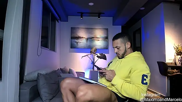 Snapshot of Maximo_Marcelo chatting on March 2025 02:06:02 AM Maximo Marcelo online show from March 2025 02:06:02 AM