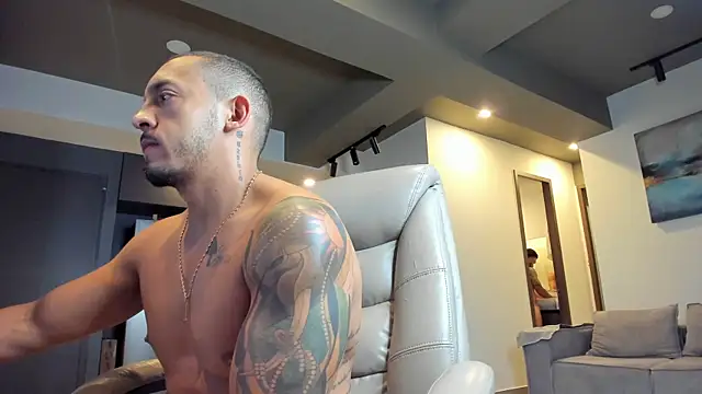 Snapshot of Maximo_Marcelo chatting on October 2025 11:46:01 PM Maximo Marcelo online show from October 2025 11:46:01 PM