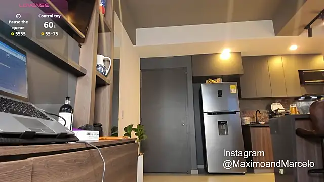 Snapshot of Maximo_Marcelo chatting on September 2025 10:48:02 PM Maximo Marcelo online show from September 2025 10:48:02 PM